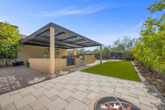 8345 Mojave Creek Court, Las Vegas, NV 89113