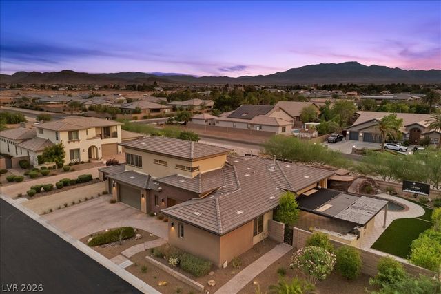 8345 Mojave Creek Court, Las Vegas, NV 89113