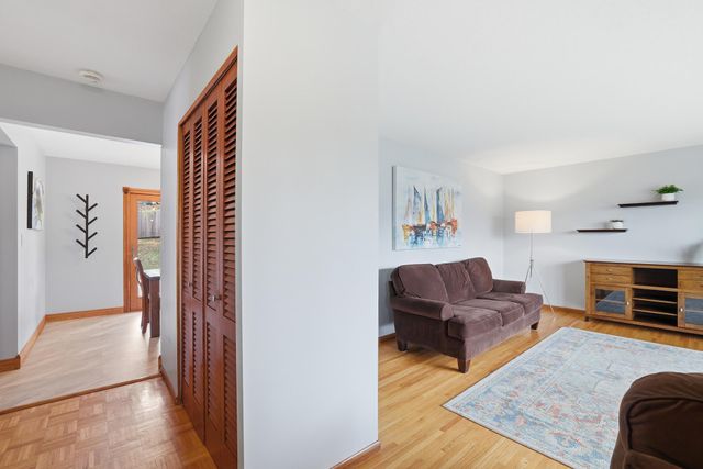 8433 Morris Circle, Bloomington, MN 55437