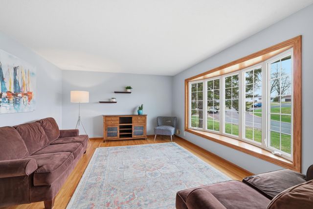 8433 Morris Circle, Bloomington, MN 55437