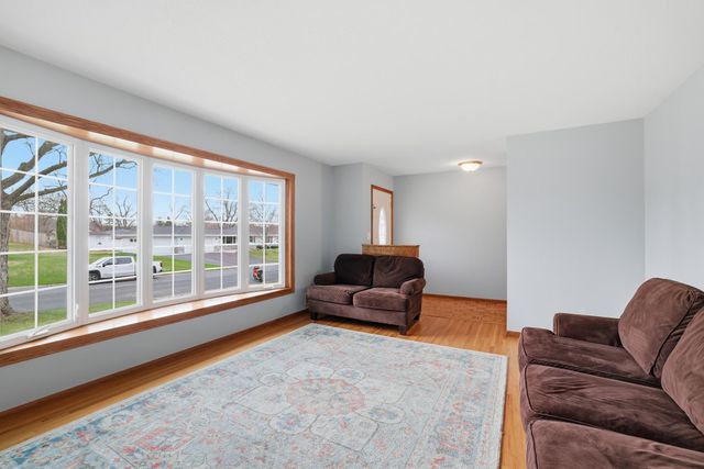 8433 Morris Circle, Bloomington, MN 55437