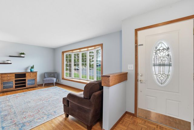 8433 Morris Circle, Bloomington, MN 55437