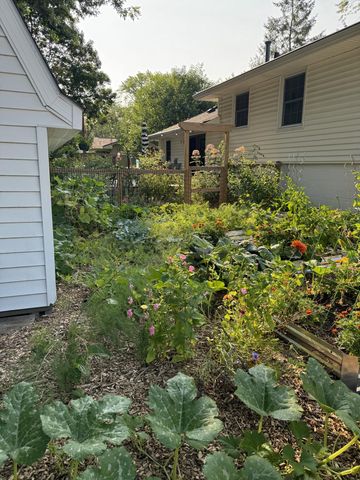 8433 Morris Circle, Bloomington, MN 55437