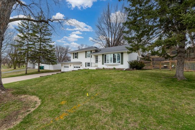 8433 Morris Circle, Bloomington, MN 55437