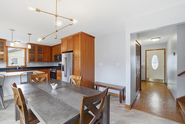 8433 Morris Circle, Bloomington, MN 55437