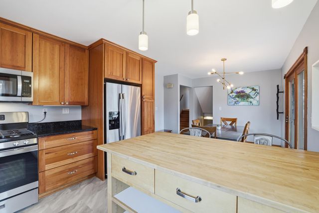 8433 Morris Circle, Bloomington, MN 55437