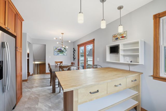 8433 Morris Circle, Bloomington, MN 55437