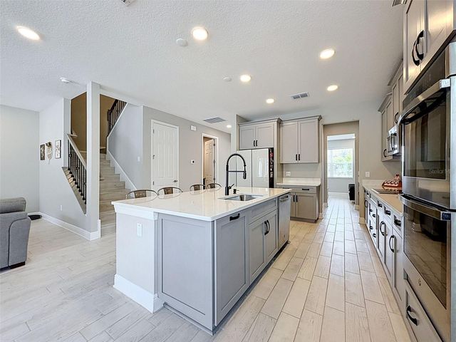 33163 SYCAMORE LEAF DRIVE, Wesley Chapel, FL 33545