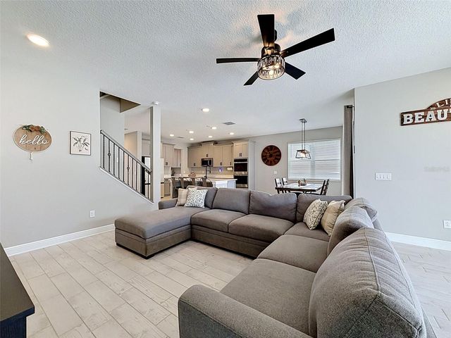 33163 SYCAMORE LEAF DRIVE, Wesley Chapel, FL 33545