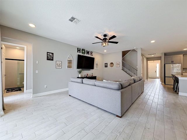33163 SYCAMORE LEAF DRIVE, Wesley Chapel, FL 33545
