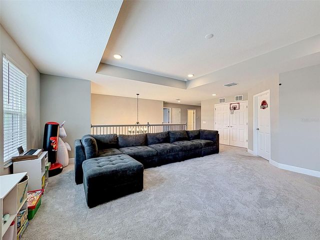 33163 SYCAMORE LEAF DRIVE, Wesley Chapel, FL 33545