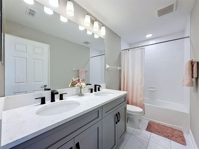 33163 SYCAMORE LEAF DRIVE, Wesley Chapel, FL 33545