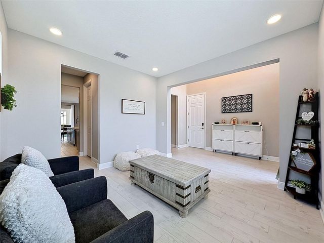 33163 SYCAMORE LEAF DRIVE, Wesley Chapel, FL 33545