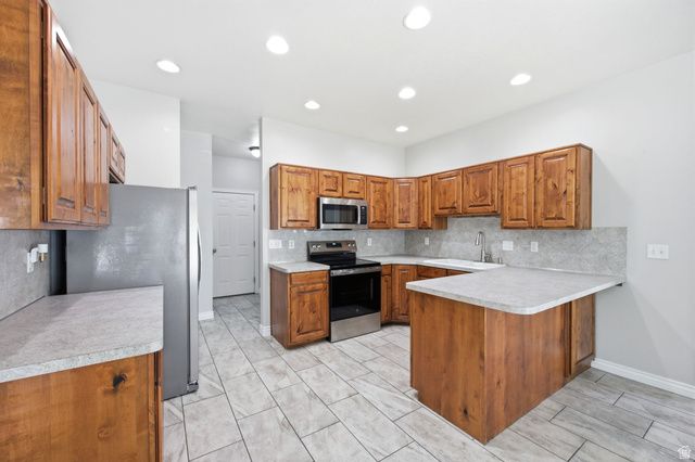 740 S CLEARWATER CT, Layton, UT 84041