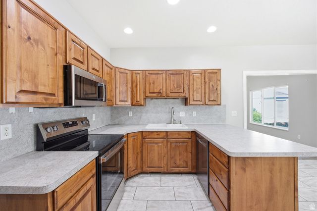 740 S CLEARWATER CT, Layton, UT 84041