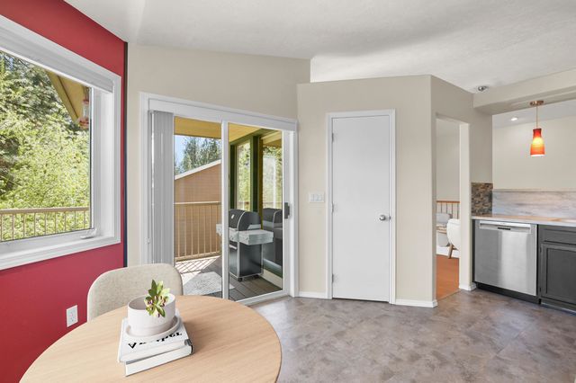 5202 N Hutton View Ln, Spokane, WA 99212