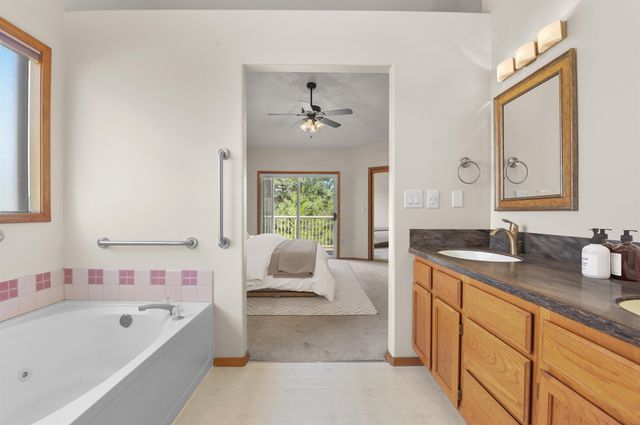 5202 N Hutton View Ln, Spokane, WA 99212