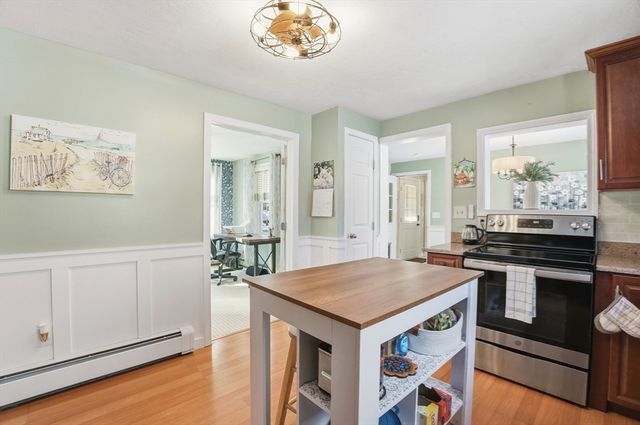 174 Columbus Dr, Fall River, MA 02720