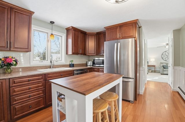 174 Columbus Dr, Fall River, MA 02720