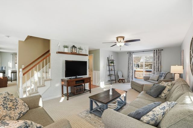 174 Columbus Dr, Fall River, MA 02720