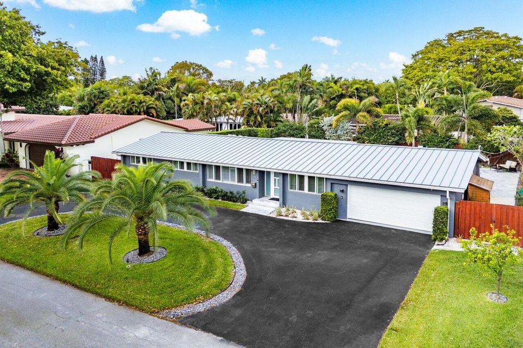 2625 NE 27th Way, Fort Lauderdale, FL 33306