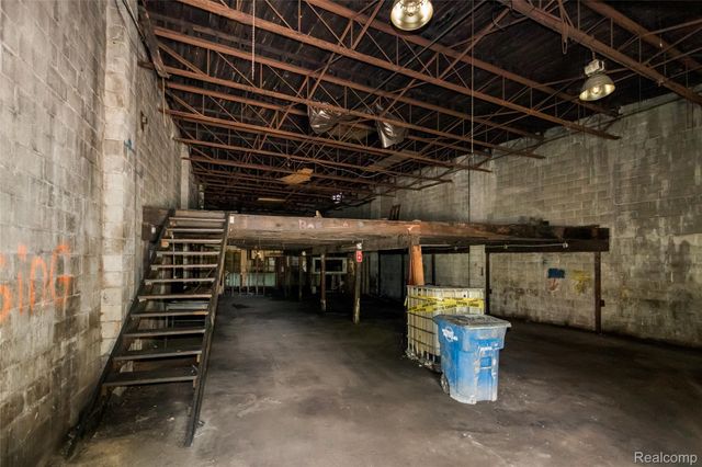 2424 Michigan Avenue, Detroit, MI 48216