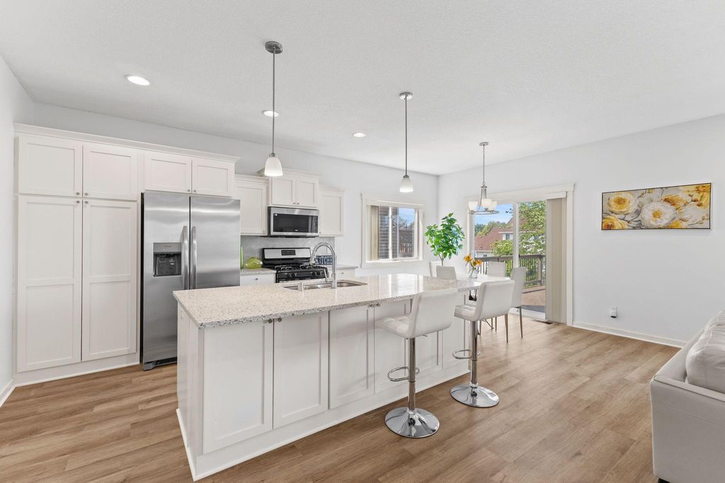 10730 Knollwood Lane, Woodbury, MN 55129 — exterior