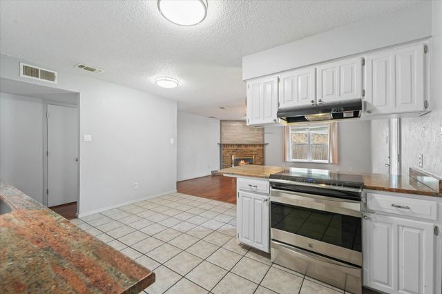 4212 Selina Court, Arlington, TX 76016