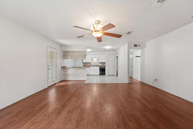 4212 Selina Court, Arlington, TX 76016