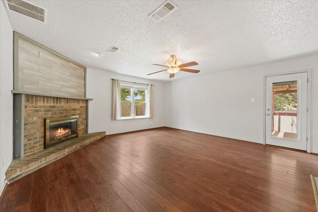 4212 Selina Court, Arlington, TX 76016