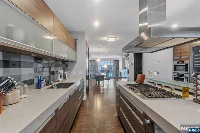 760 Undercliff B, Edgewater, NJ 07020