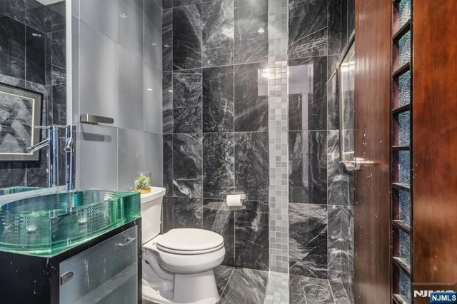 760 Undercliff B, Edgewater, NJ 07020