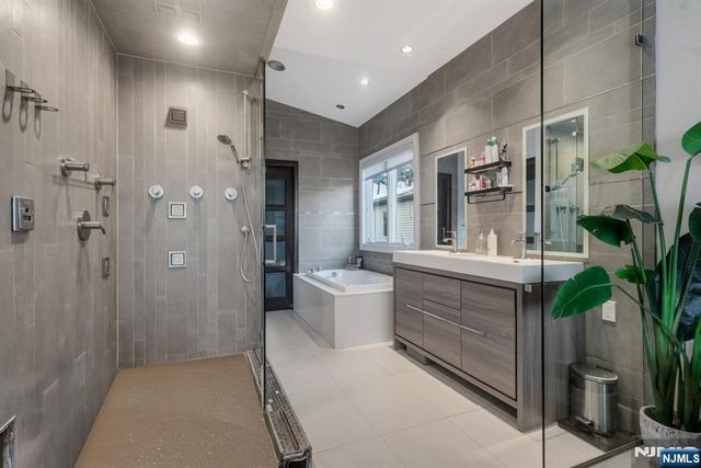 760 Undercliff B, Edgewater, NJ 07020