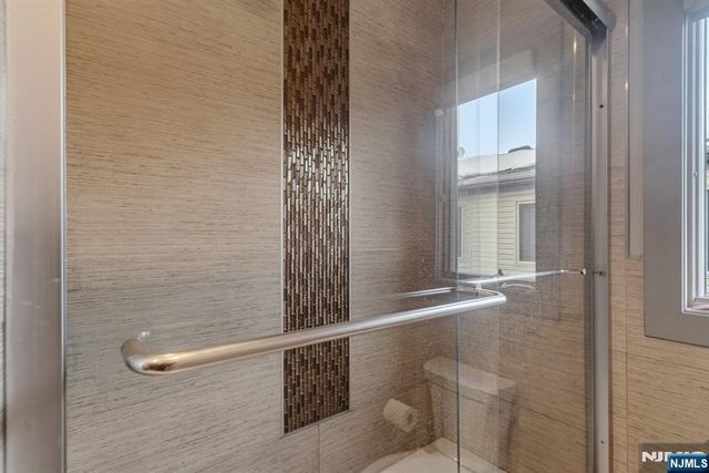 760 Undercliff B, Edgewater, NJ 07020