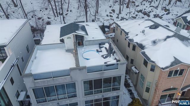 760 Undercliff B, Edgewater, NJ 07020