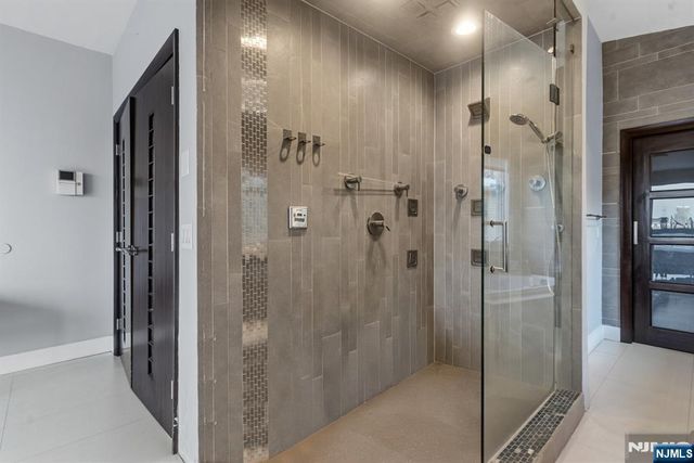 760 Undercliff B, Edgewater, NJ 07020