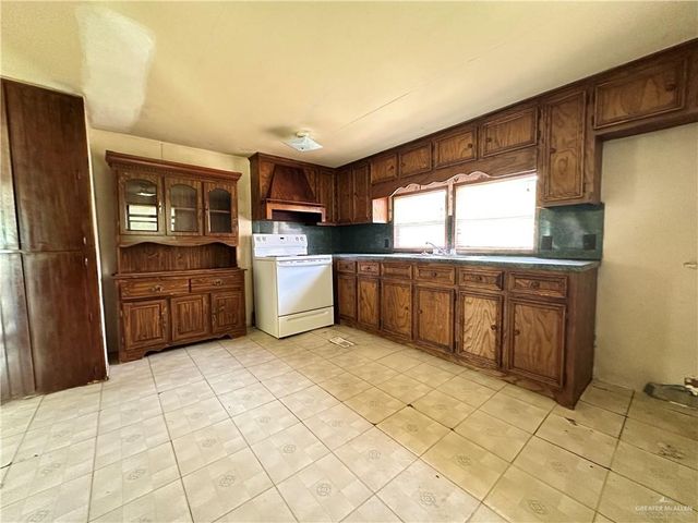 8110 Lake Citrus Drive, Edinburg, TX 78541