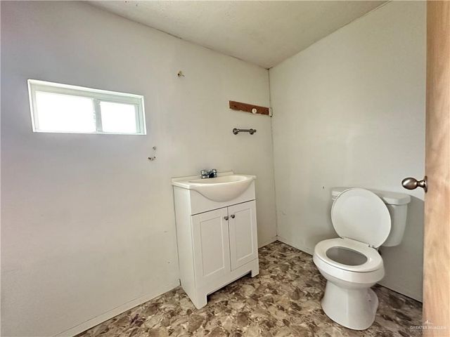 8110 Lake Citrus Drive, Edinburg, TX 78541