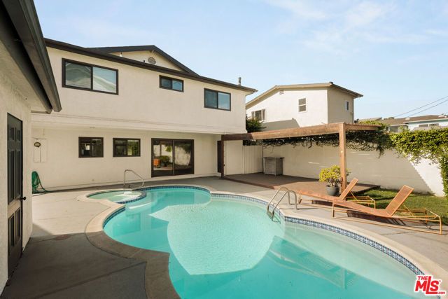 5819 Ernest Avenue, Los Angeles, CA 90034