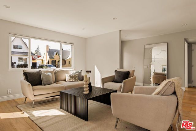 5819 Ernest Avenue, Los Angeles, CA 90034