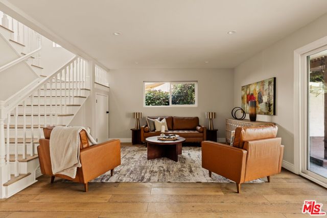 5819 Ernest Avenue, Los Angeles, CA 90034