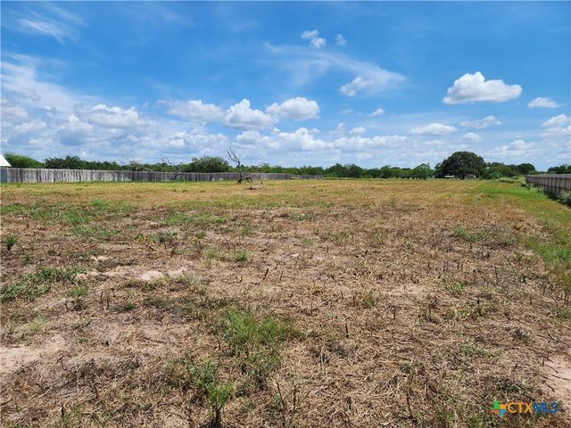 94 Sendera Loop, Victoria, TX 77904