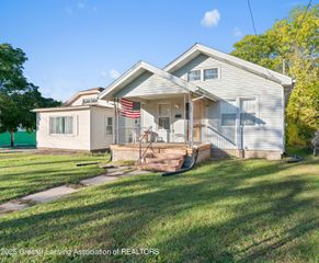 1323 E César E. Chávez Avenue, Lansing, MI 48906