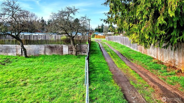 2117 E 5th Avenue, Port Angeles, WA 98362