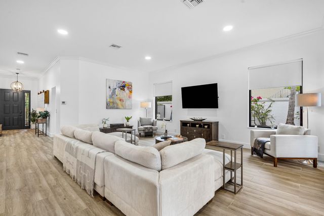 2800 Twin Oaks Way, Wellington, FL 33414