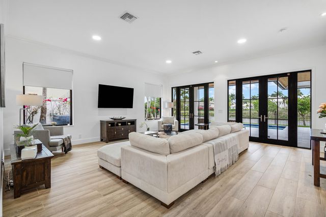 2800 Twin Oaks Way, Wellington, FL 33414