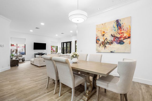 2800 Twin Oaks Way, Wellington, FL 33414