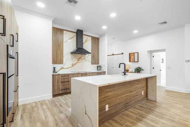 2800 Twin Oaks Way, Wellington, FL 33414