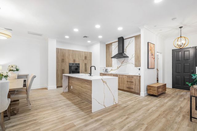 2800 Twin Oaks Way, Wellington, FL 33414