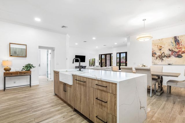 2800 Twin Oaks Way, Wellington, FL 33414